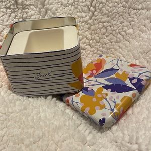Spring Fossil Tin